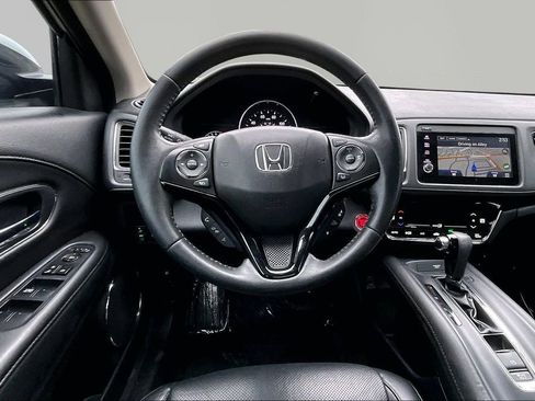 Used 2019 Honda HR-V Touring image 9