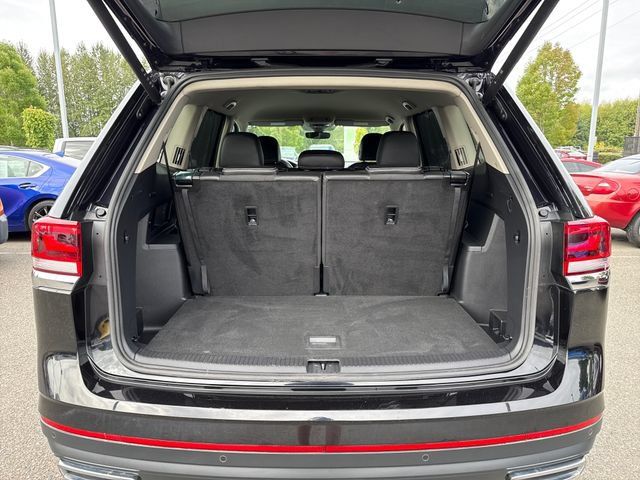 Used 2025 Volkswagen Atlas SE AWD/4WD image 13
