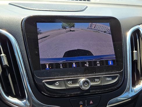 Used 2022 Chevrolet Equinox Premier FWD image 30
