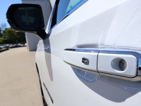 New 2026 Chevrolet Suburban High Country AWD/4WD image 11