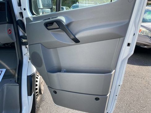 Used 2014 Mercedes-Benz Sprinter 3500 image 22