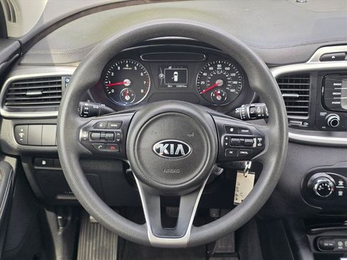 Used 2017 Kia Sorento FWD image 14