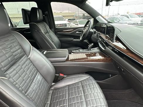 Used 2023 Cadillac Escalade Sport Platinum w/ LPO, ONYX Package image 15