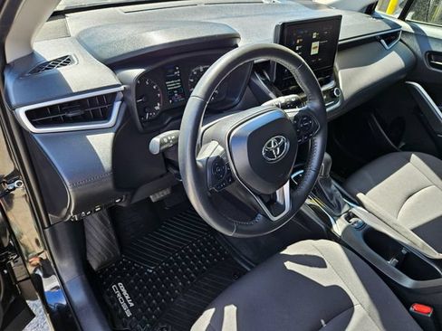 Used 2025 Toyota Corolla Cross LE AWD/4WD image 24