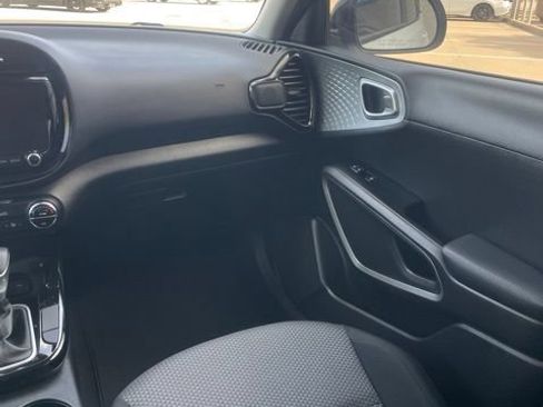 Used 2025 Kia Soul S FWD image 14