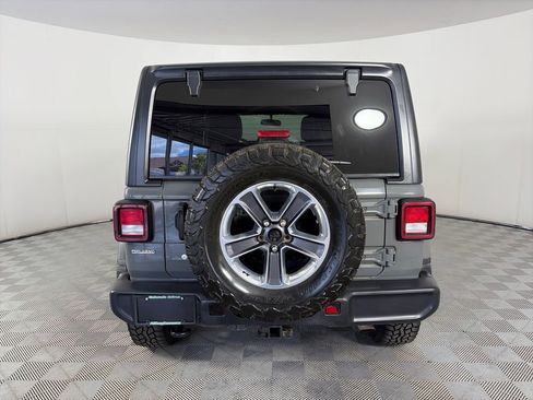 Used 2018 Jeep Wrangler Unlimited Sahara w/ Cold Weather Group AWD/4WD image 6