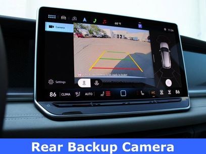 New 2025 Volkswagen Tiguan SE