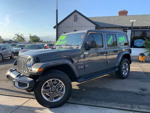 Used 2020 Jeep Wrangler Unlimited Sahara AWD/4WD image 2