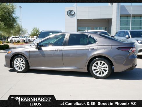 Used 2024 Toyota Camry LE FWD image 5