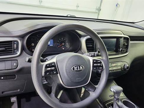 Used 2020 Kia Sorento L FWD image 16