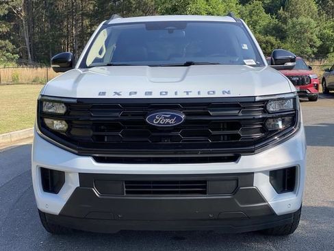 Used 2025 Ford Expedition Active AWD/4WD image 12