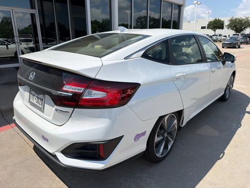 Used 2019 Honda Clarity Plug-In Hybrid image 6