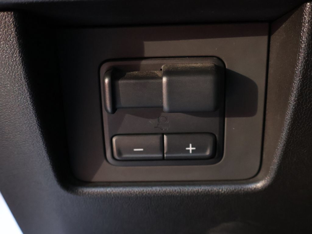 Certified 2024 GMC Canyon AT4 AWD/4WD image 32