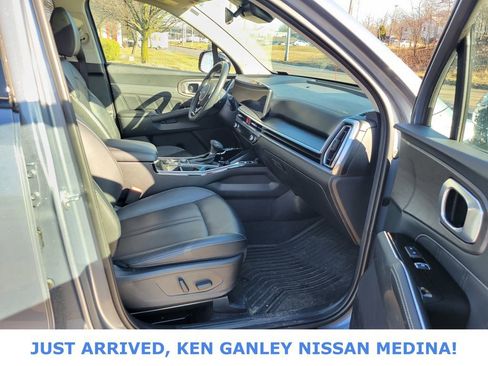 Used 2024 Kia Sorento SX image 23
