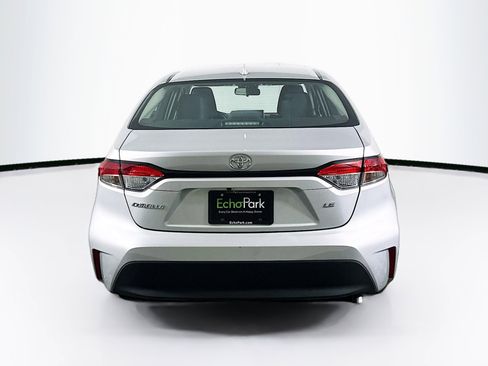 Used 2025 Toyota Corolla LE image 7