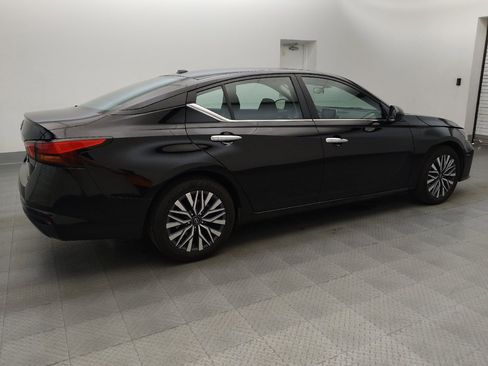 Used 2025 Nissan Altima 2.5 SV FWD image 10