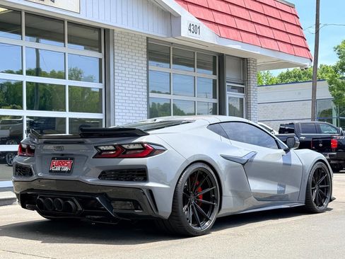 Used 2024 Chevrolet Corvette Z06 RWD image 11