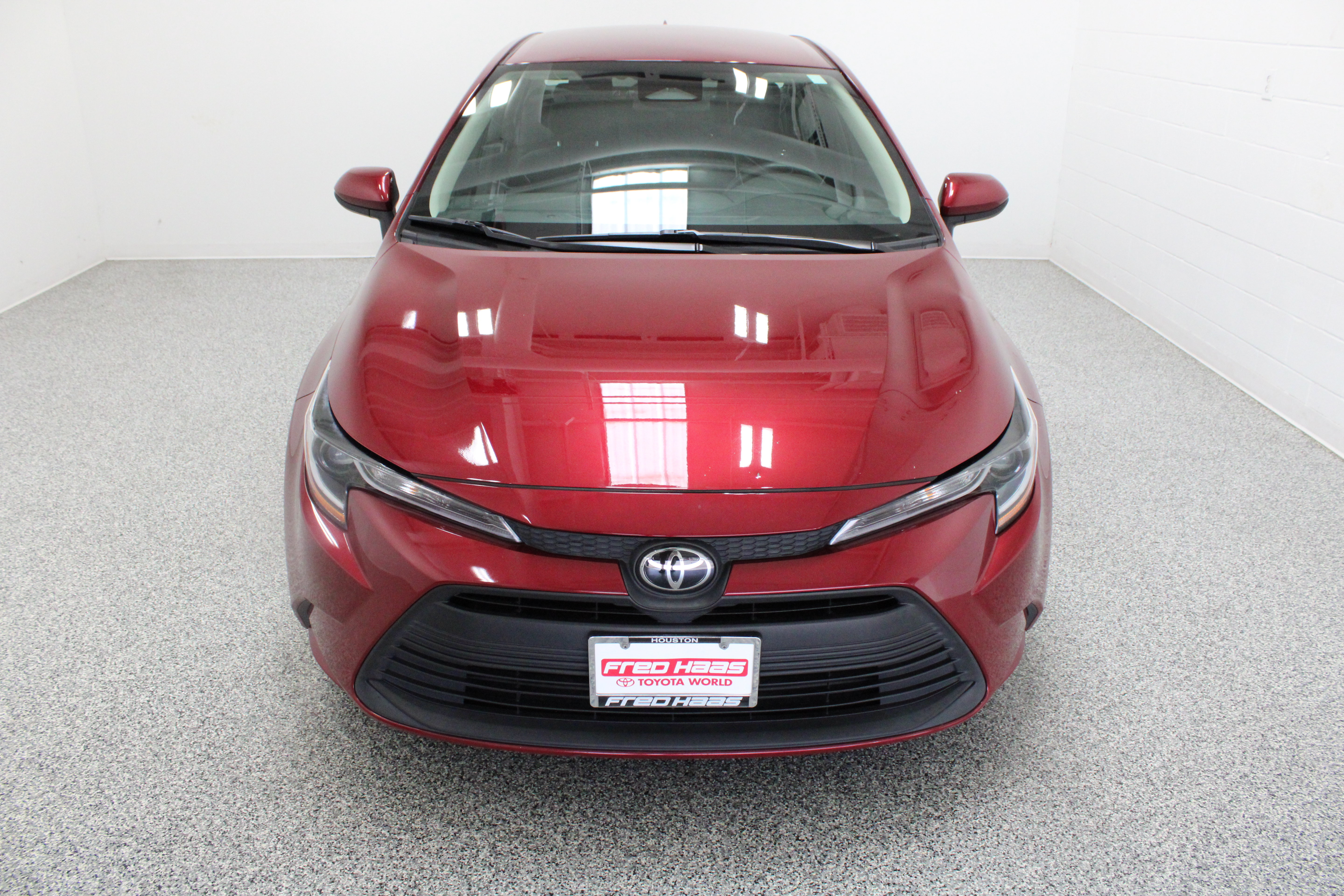 Used 2023 Toyota Corolla LE FWD image 3