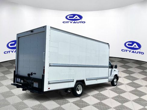 Used 2022 Ford E-350 and Econoline 350 Super Duty RWD image 4