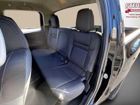 Used 2023 Nissan Frontier SV image 21