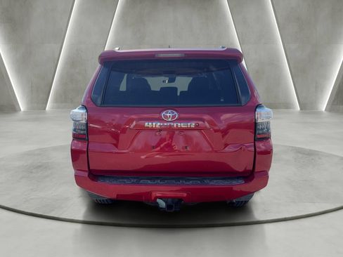 Used 2020 Toyota 4Runner SR5 AWD/4WD image 4