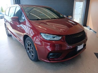 Used 2022 Chrysler Pacifica Limited w/ S Appearance Package