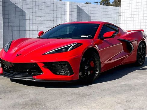 Used 2022 Chevrolet Corvette Stingray Premium Cpe w/ Z51 Performance Package RWD image 2