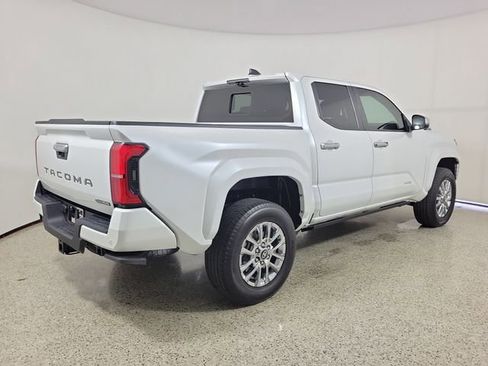 Used 2024 Toyota Tacoma Limited AWD/4WD image 5