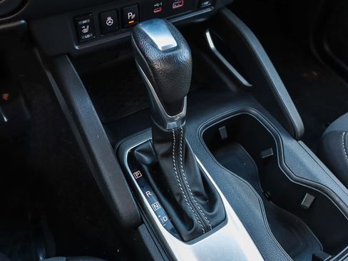 Used 2023 Nissan Frontier SV w/ SV Convenience Package image 19