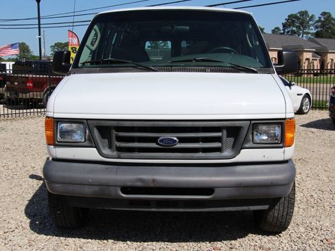 Used 2006 Ford E-250 and Econoline 250 image 2