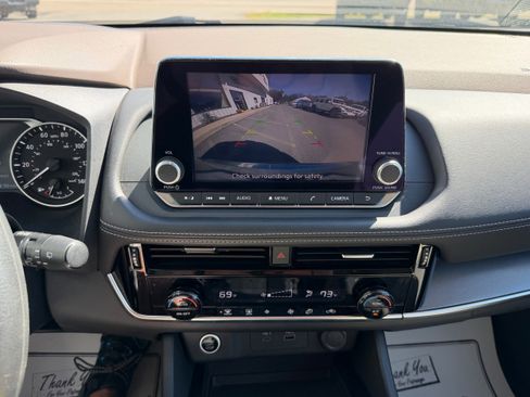 Used 2022 Nissan Rogue SV image 7