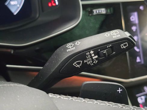 Used 2024 Audi Q8 Prestige w/ Prestige Package image 41