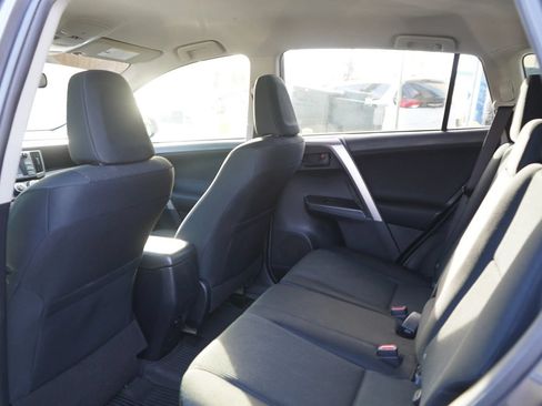 Used 2016 Toyota RAV4 LE FWD image 15