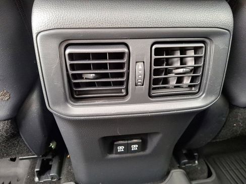 Used 2019 Toyota RAV4 Limited image 11