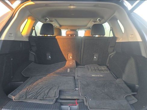 Used 2023 Nissan Rogue SV w/ SV Premium B Package image 12