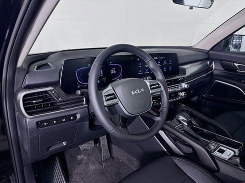 New 2025 Kia Telluride S image 9