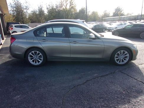Used 2017 BMW 320i xDrive Sedan image 4