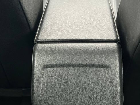 Used 2024 Volkswagen Jetta SE FWD image 25
