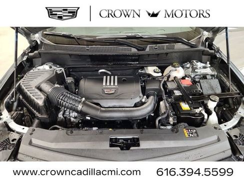 Certified 2025 Cadillac XT6 Luxury image 9