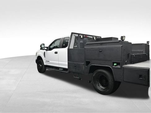 Used 2017 Ford F350 XL w/ Power Equipment Group AWD/4WD image 3
