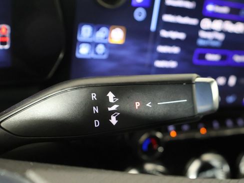 Used 2025 Chevrolet Blazer EV LT FWD image 39