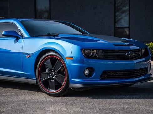 Used 2013 Chevrolet Camaro SS w/ Hot Wheels Special Edition image 40