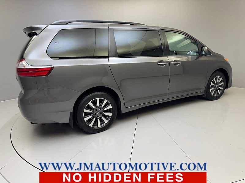 Used 2019 Toyota Sienna XLE w/ Carpet Mat Package AWD/4WD image 5