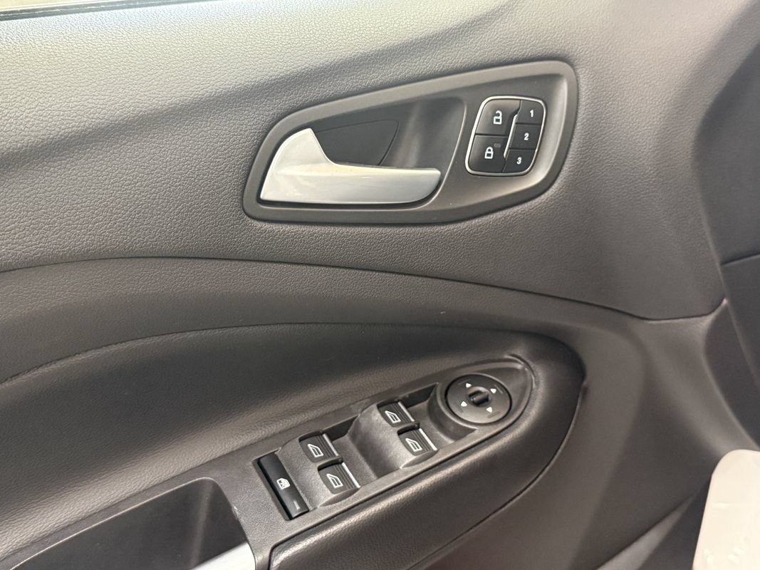 Used 2019 Ford Escape Titanium AWD/4WD image 11