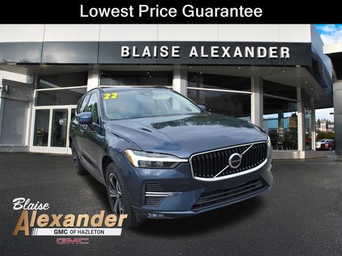 Used 2022 Volvo XC60 B5 Momentum w/ Climate Package AWD/4WD image 1