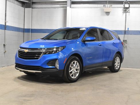 Used 2024 Chevrolet Equinox LT w/ LPO, Floor Liner Package FWD image 2