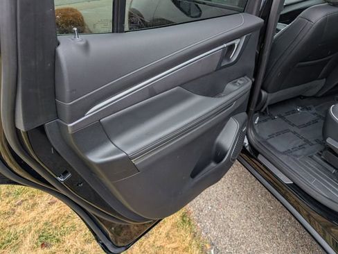 Used 2025 Buick Enclave Sport Touring image 12