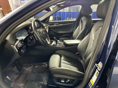 Used 2023 BMW 530i xDrive 530i xDrive w/ Premium Package image 28