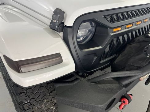 Used 2023 Jeep Wrangler Unlimited Sahara w/ Cold Weather Group AWD/4WD image 34