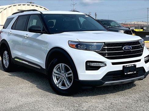 Used 2022 Ford Explorer XLT AWD/4WD image 38